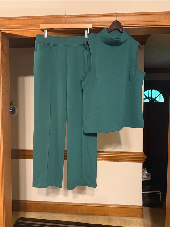 Talbots Pants - Talbots Teal Wide-Leg Pants & Mock-Neck Sleeveless Top